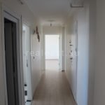 Real estate in Turkey: spacious apartment by the sea in Beylikduzu at an excellent price