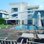 Exclusive villa in Istanbul: direct access to the Marmara Sea