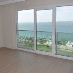 Spacious apartment with panoramic sea views in a prestigious residential complex in Istanbul