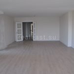 Spacious apartment with panoramic sea views in a prestigious residential complex in Istanbul