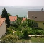 Live by the sea: Villa in Beylikduzu