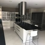 Exclusive villa in Istanbul: direct access to the Marmara Sea