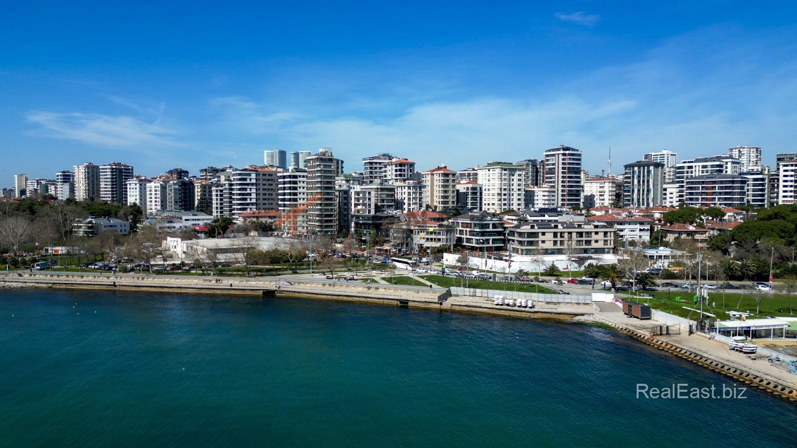 Spacious Apartment for Sale in Vibrant Kadikoy