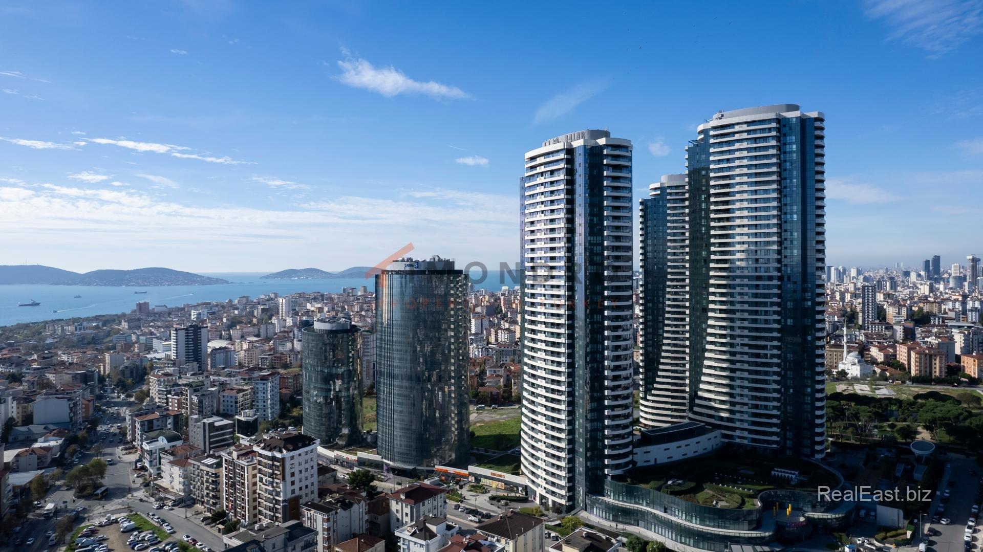 Spacious Apartment with Sea View in Kartal, Istanbul