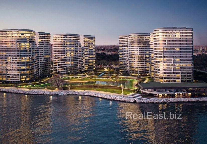 Luxurious Seaside Apartment in Istanbul