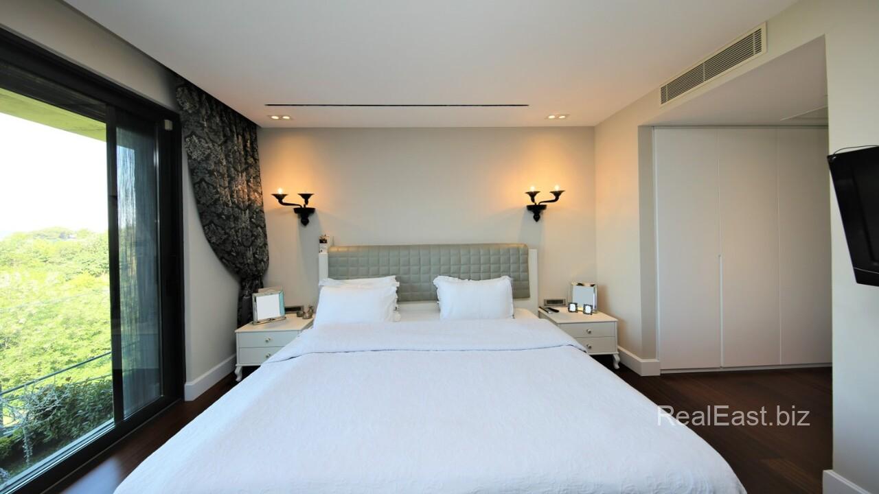 Spacious 4+1 Apartment with Sea View in Istanbul
