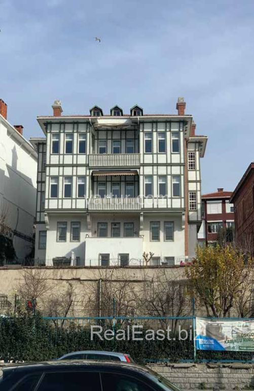 Luxurious Mansion Near the Bosphorus