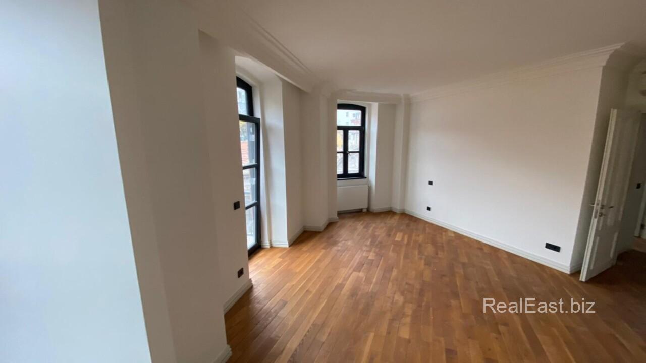 Spacious 4+1 Apartment in Vibrant Beyoğlu, Istanbul