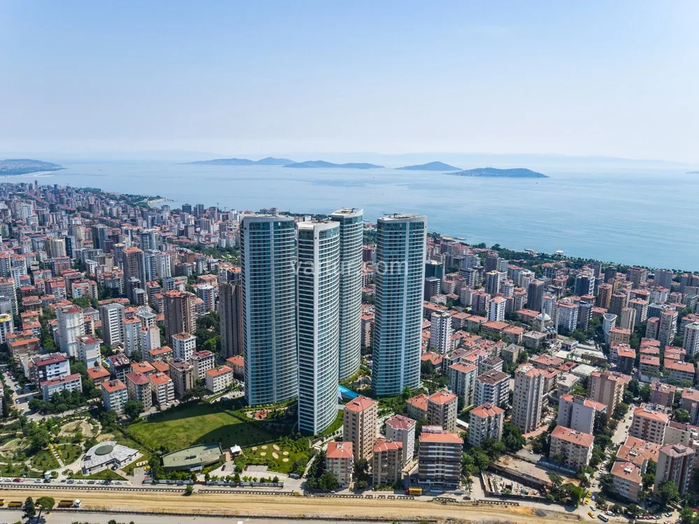 Stunning 2+1 Apartment in Vibrant Kadikoy