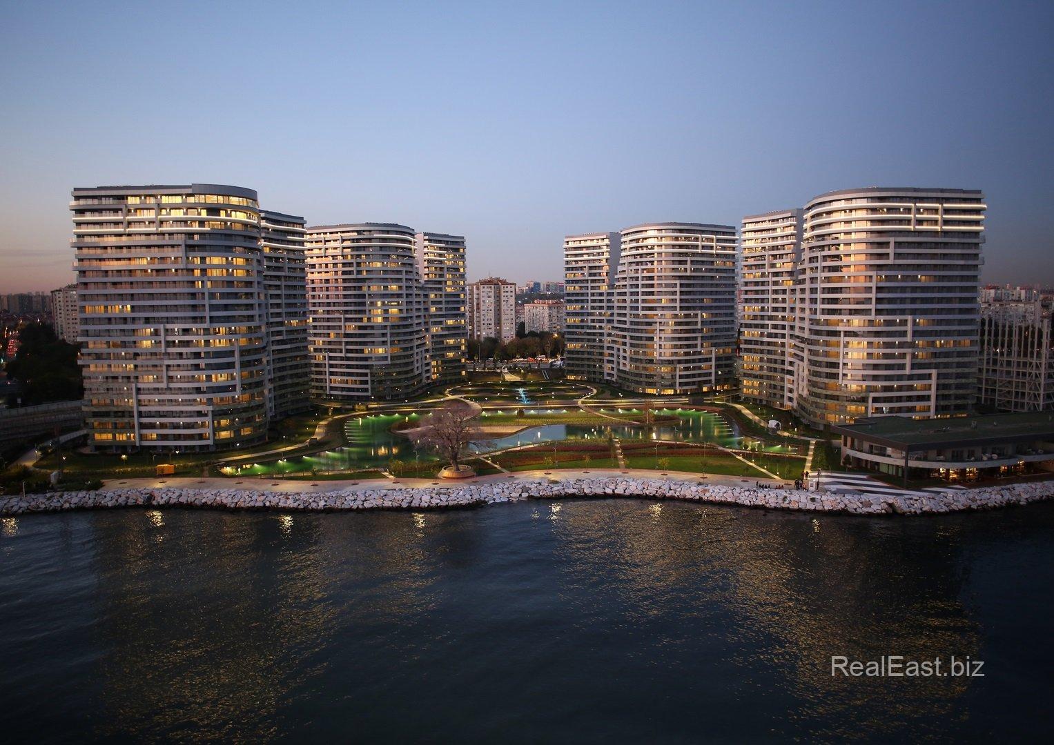 Spacious 4+1 Apartment in the Heart of Istanbul