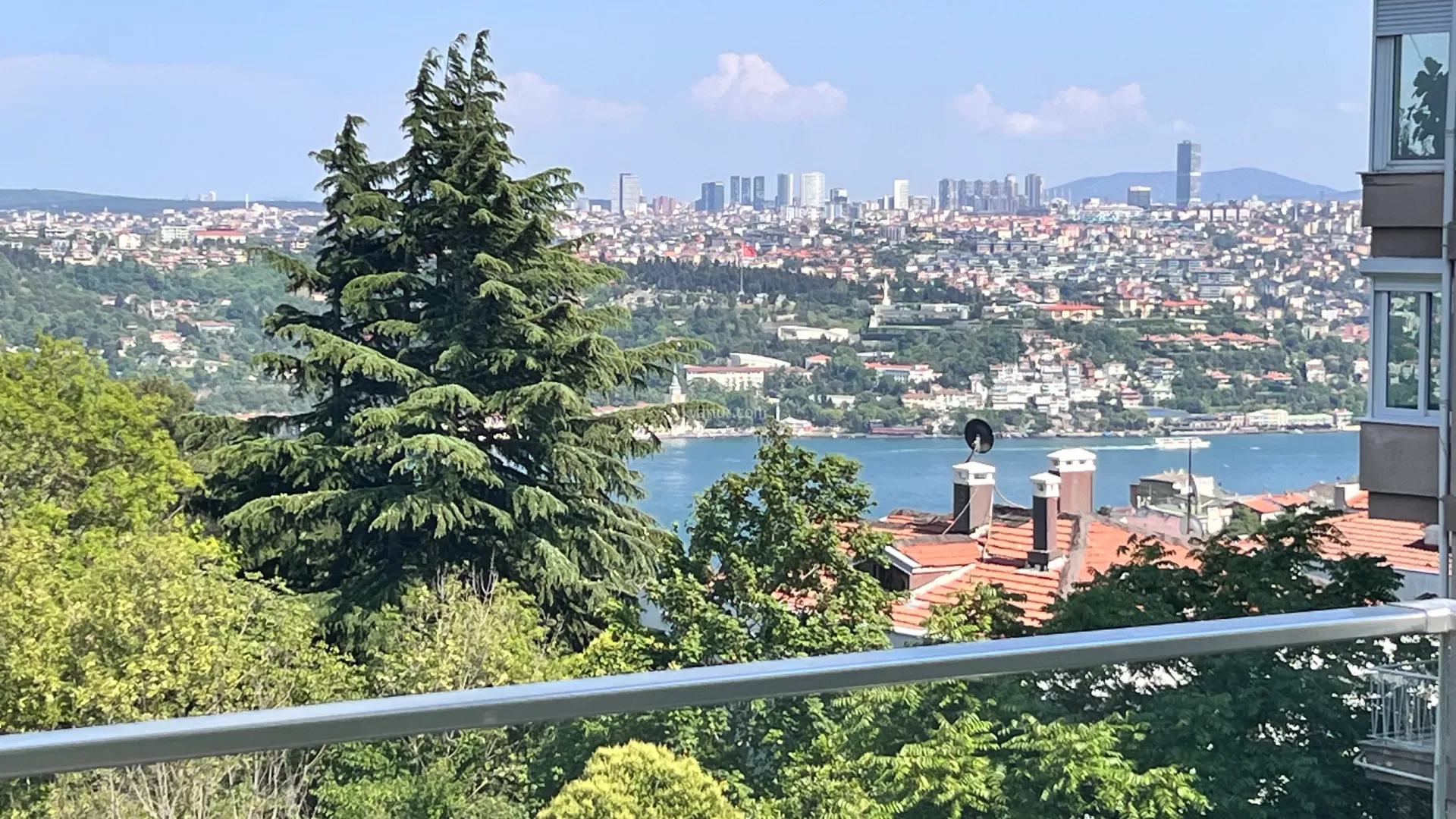 Charming Apartment with Bosphorus Views in Besiktas