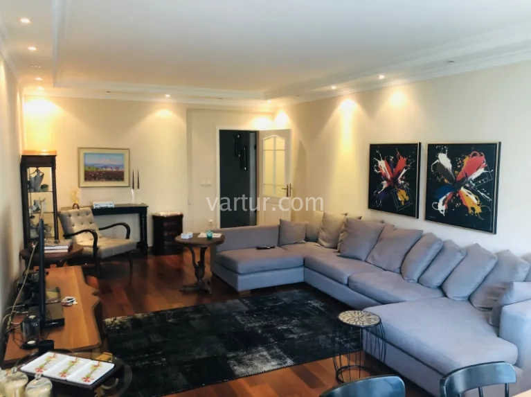 Elegant 3+1 Apartment in Vibrant Beşiktaş