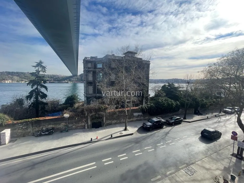 Elegant 4+1 Apartment in Prestigious Sarıyer