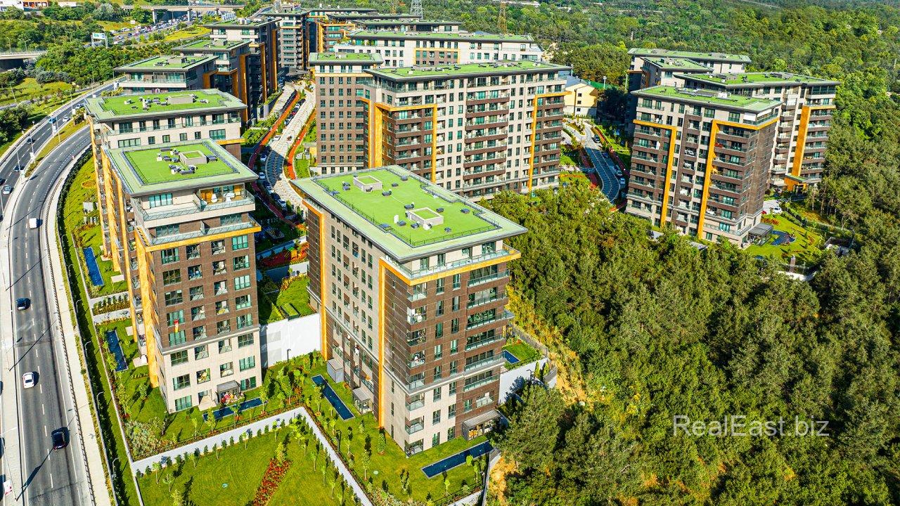 Spacious 4+1 Apartment in the Heart of Istanbul