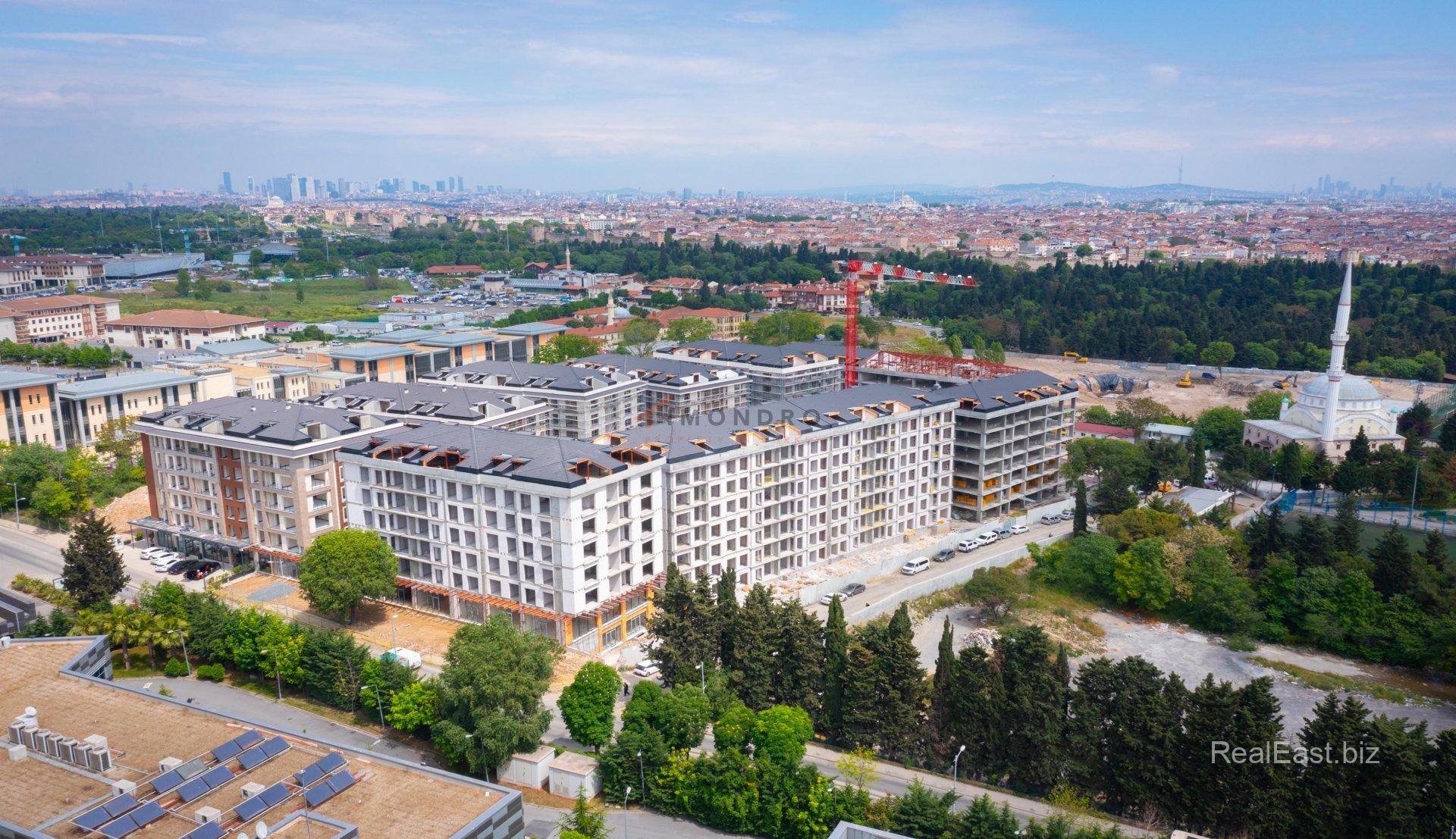 Spacious 4-Room Apartment in Dynamic Zeytinburnu, Istanbul