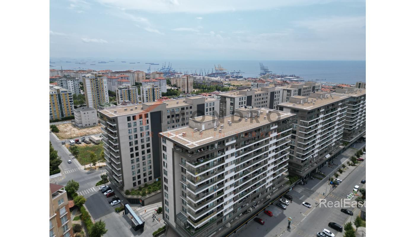 Spacious Apartment for Sale in Beylikduzu, Istanbul