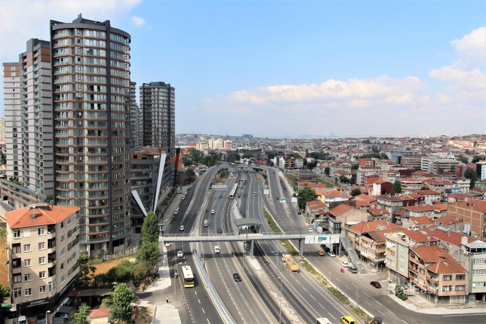 Stunning Sea View Apartment in Vibrant Kadikoy