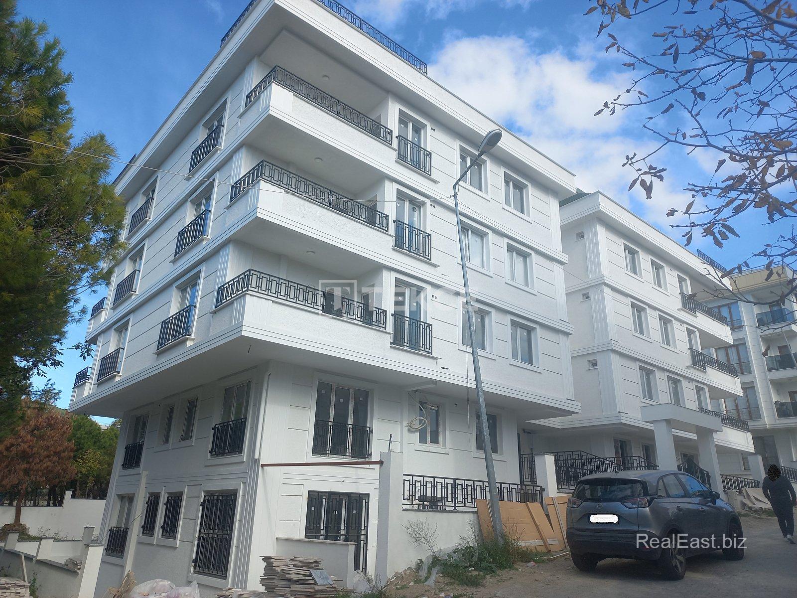 Coastal Apartments Near Gürpınar Beach in Büyükçekmece
