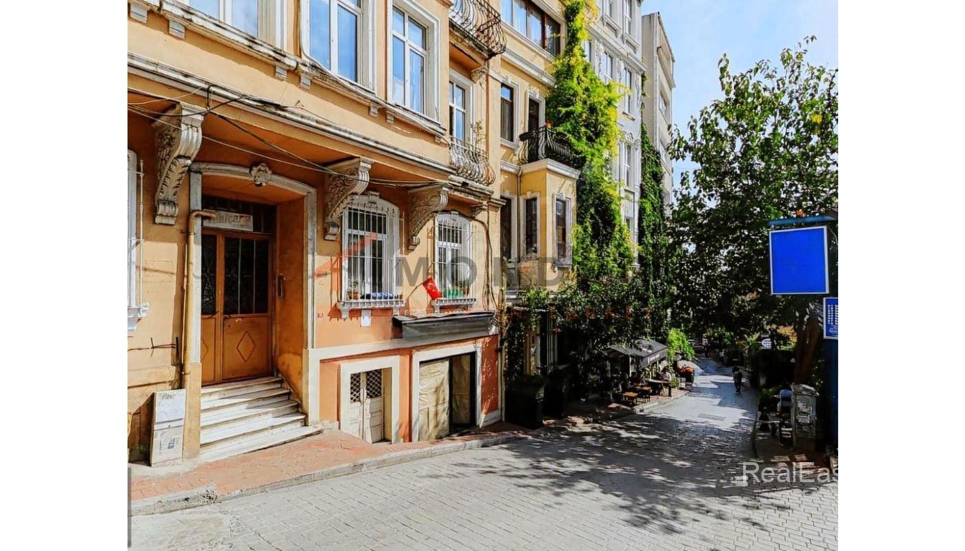 Charming Apartment in Vibrant Beyoglu, Istanbul