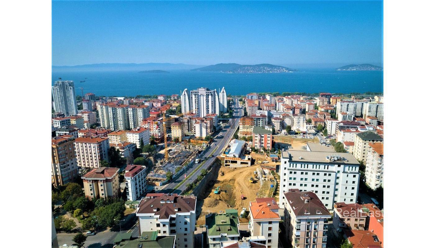 Spacious Apartment with Sea View in Kartal, Istanbul